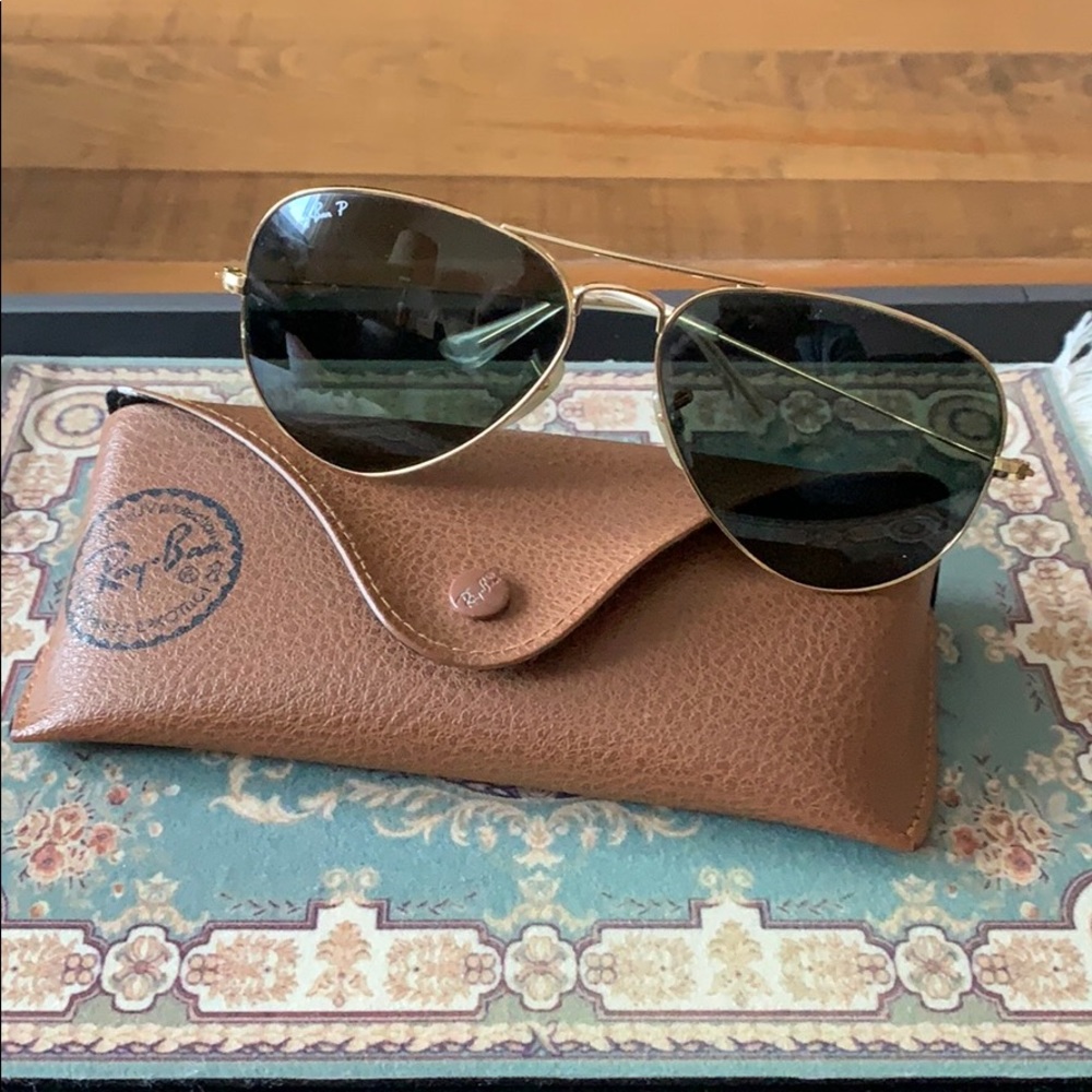 Rayban aviators Gold w/ gunsmoke polarized lense